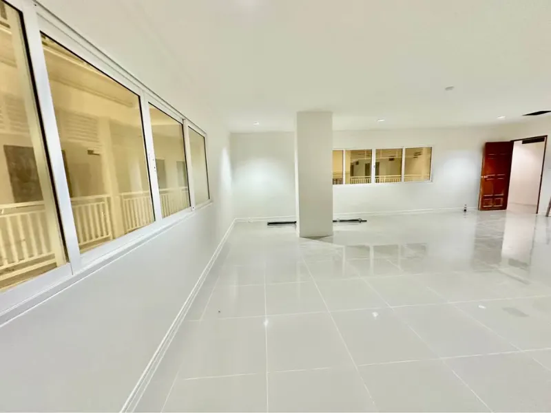 A spacious 2-bedroom, 2-bathroom condo in the heart of Hua Hin – photo 7